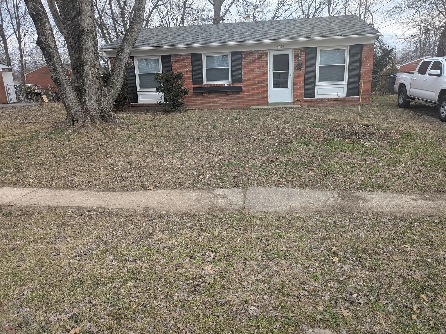 3 bed, 850 sqft, $1,450 — Photo 1