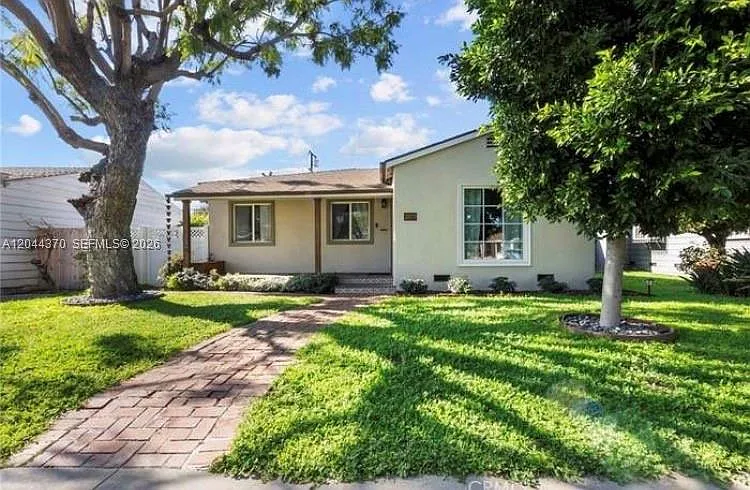 2871 Daisy Ave — Photo 1
