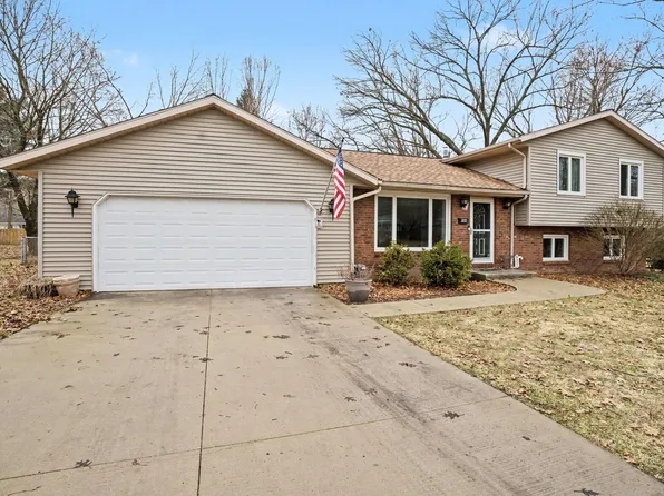 306 Davis St, Paw Paw, MI 49079