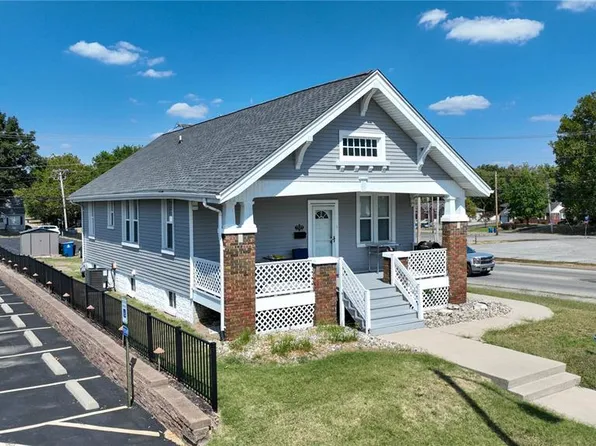 1521 9th St, Highland, IL 62249