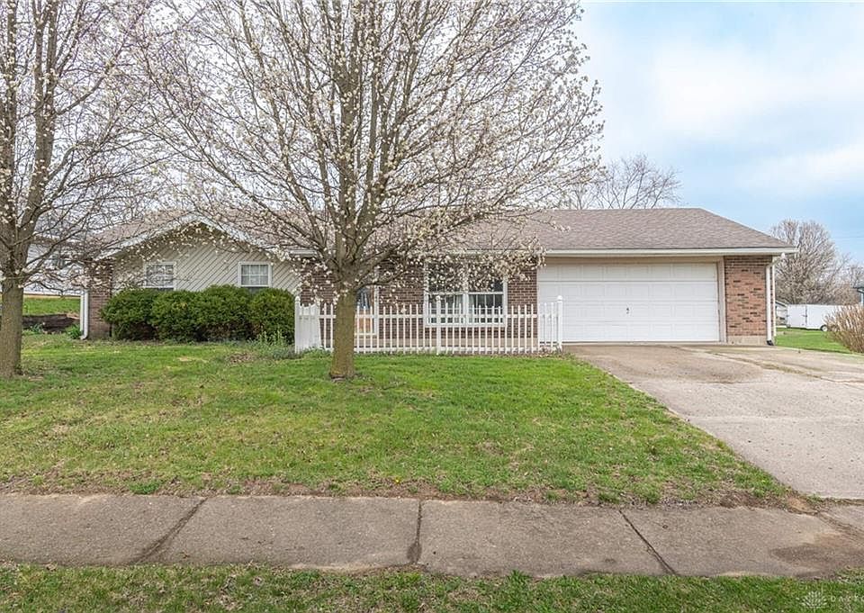 1st image of 403 Carolyn Dr