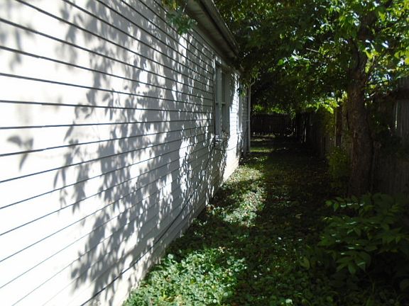 2nd image of 14937 S Sacramento Ave