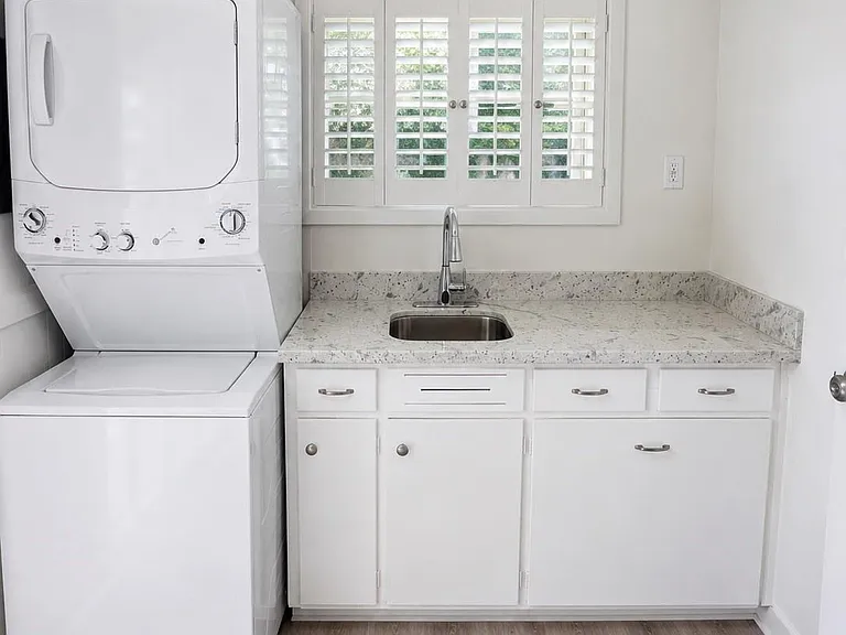 807 W Murrill St — Photo 14
