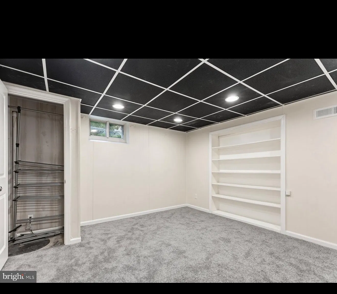 5 bed, 2.5 bath, 1170 sqft, $3,300 — Photo 3