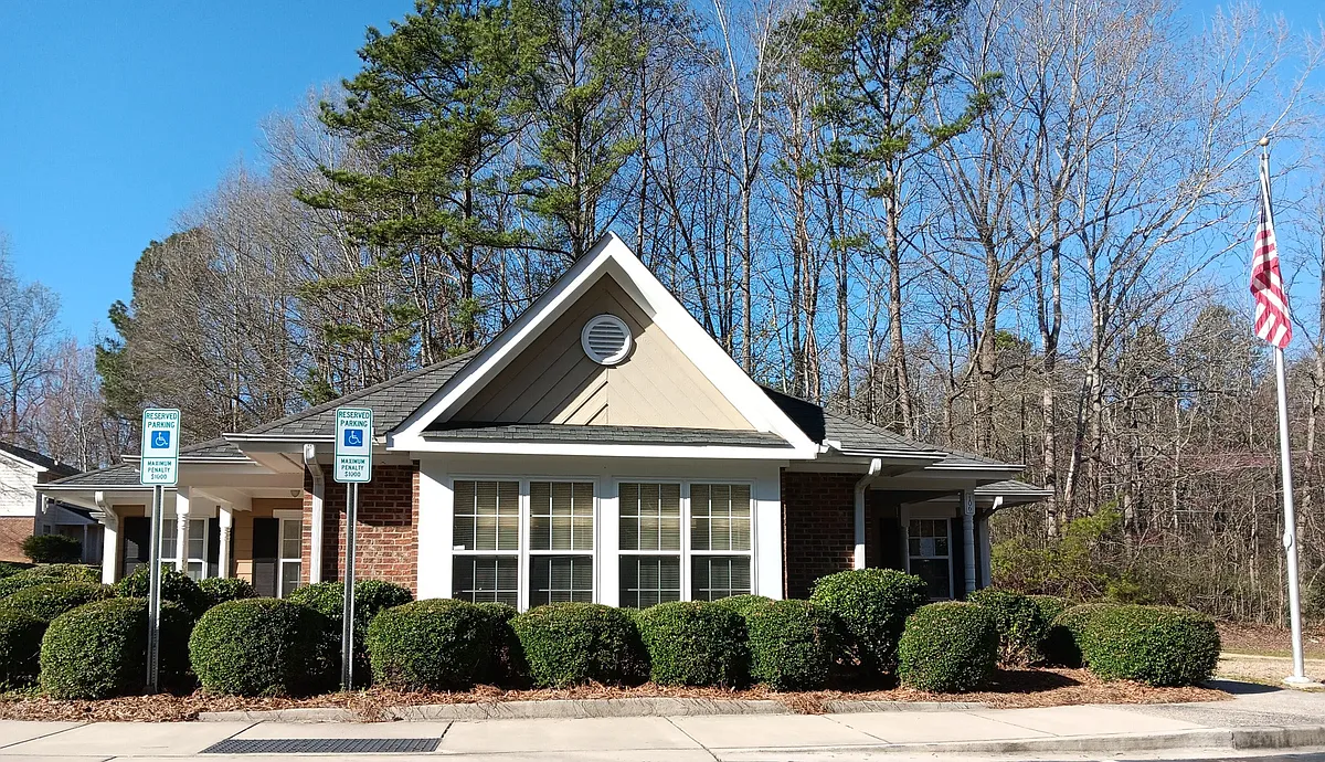 Building Photo - Forrest Brook