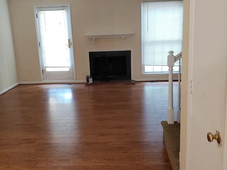 1373 Garden Crest Cir — Photo 3