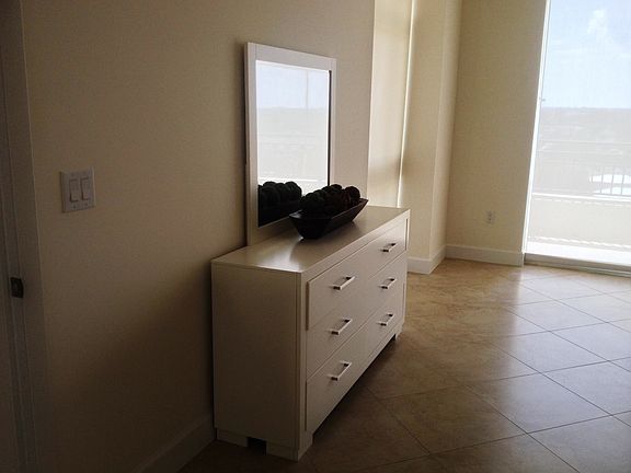 3rd image of 550 Okeechobee Blvd APT 923