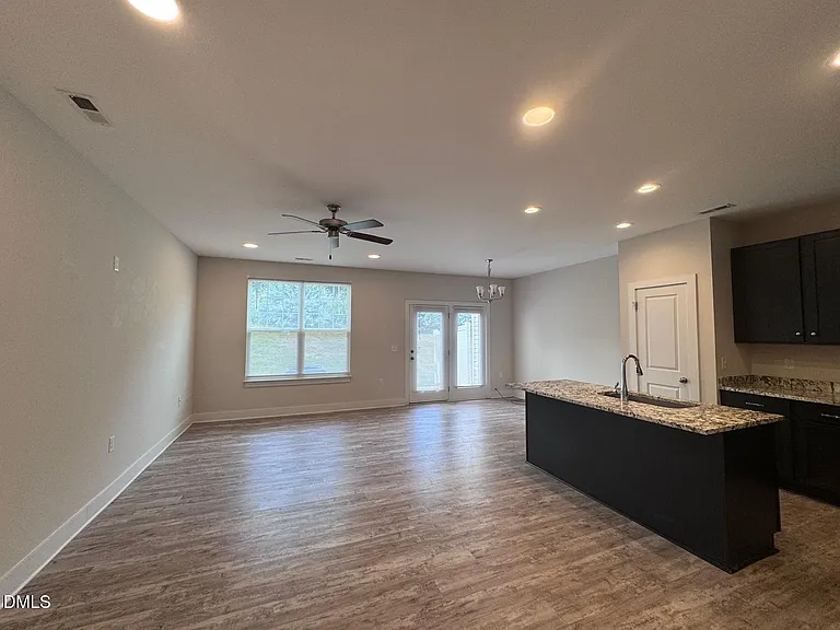917 Hillman Ln — Photo 15
