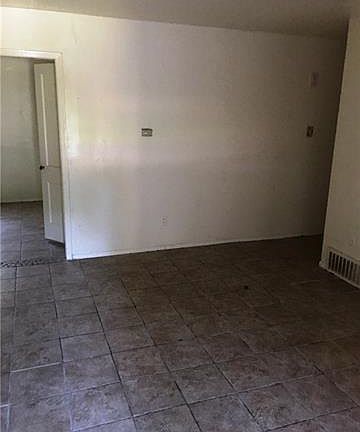 3rd image of 611 Kirnwood Dr