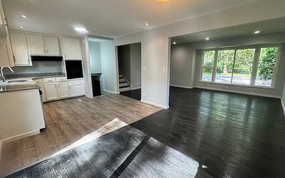 4th image of 10003 Beacon Ave