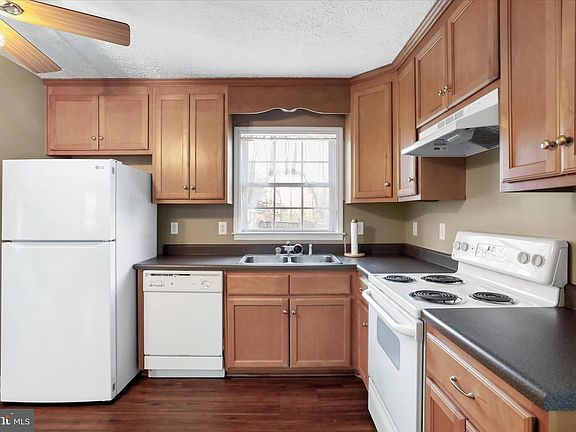 5th image of 1307 Broadford Rd