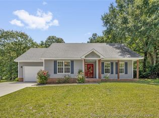 470 Northwoods Dr, Raeford, NC 28376