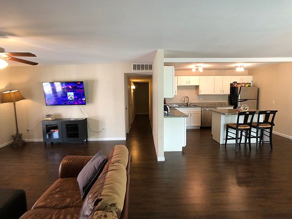 5th image of 1010 E Maryland Ave #20