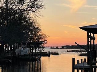 Eagle Point Rd, Ocean Springs, MS 39564