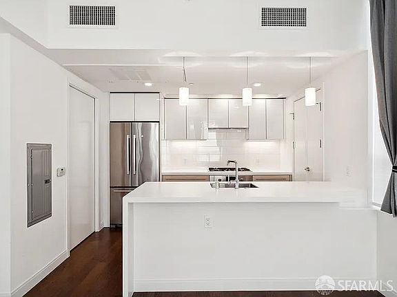 5th image of 555 Fulton St Suite 104
