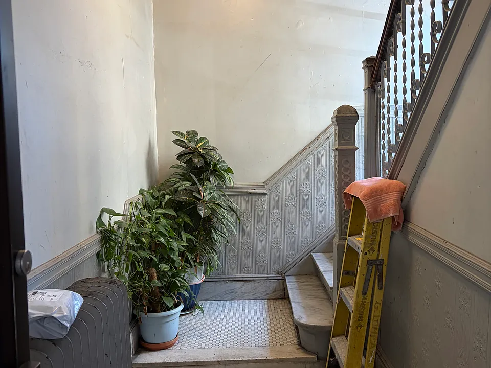 366 Anderson Ave #4