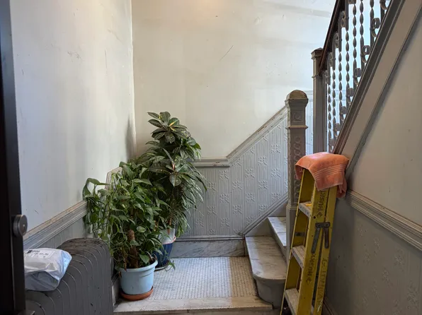 366 Anderson Avenue image 1 of 11