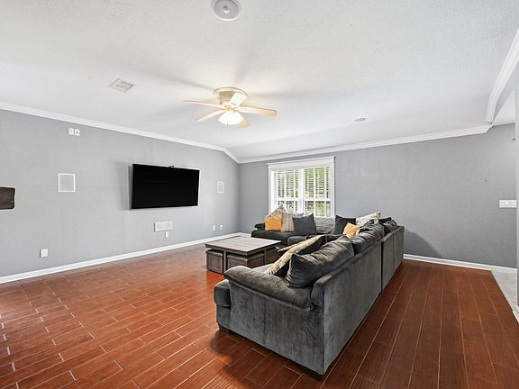 4th image of 18242 Brooknoll Dr