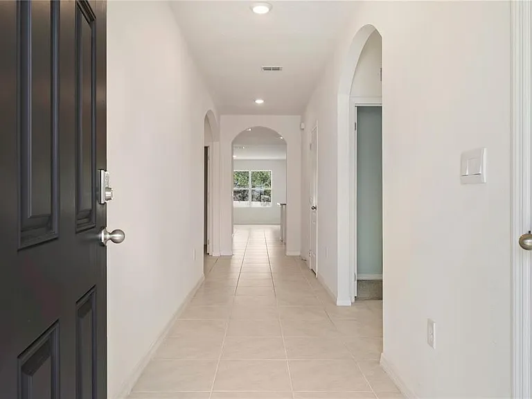 1316 Sugarwood St — Photo 3