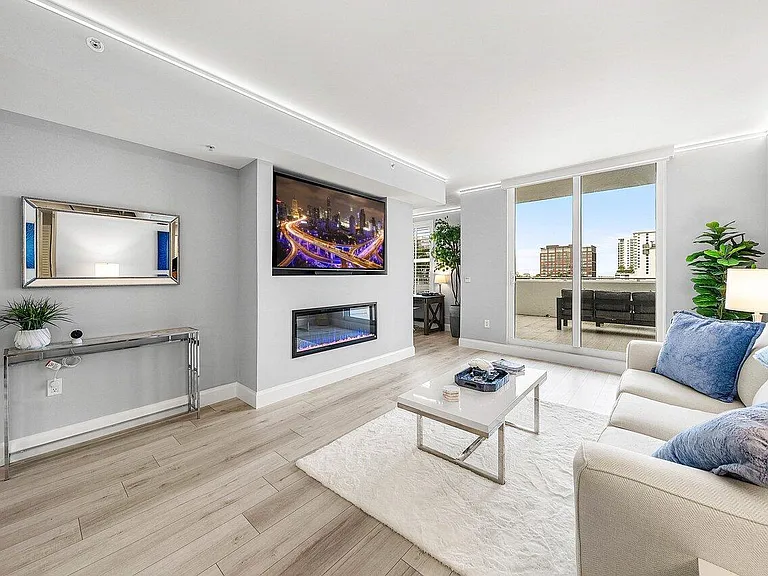 255 Evernia St #1115 — Photo 11