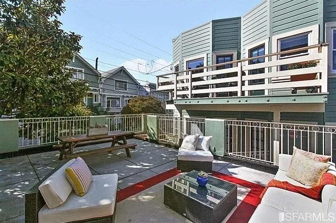 Shared deck
