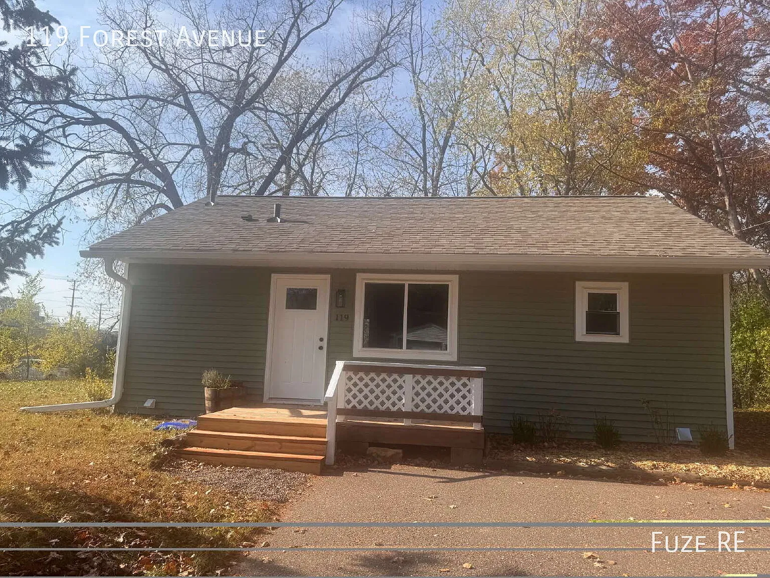 Must See! Newly Updated Home In Mahtomedi, Mn — Photo 1