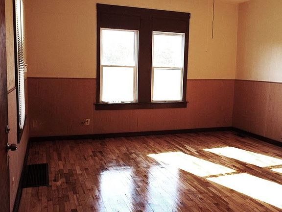 2nd image of 1100 Randolph St
