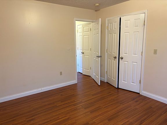 5th image of 195 Fox Haven Dr #195