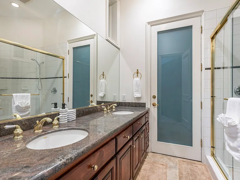 2261 Liane Ln — Photo 37