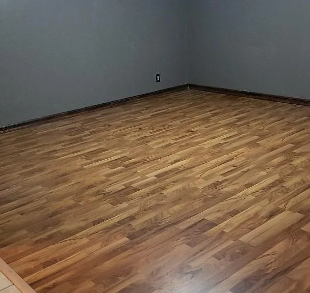 180 Maple Dr — Photo 3