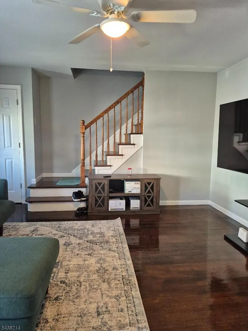 3 bed, 1.5 bath, $2,700 — Photo 4