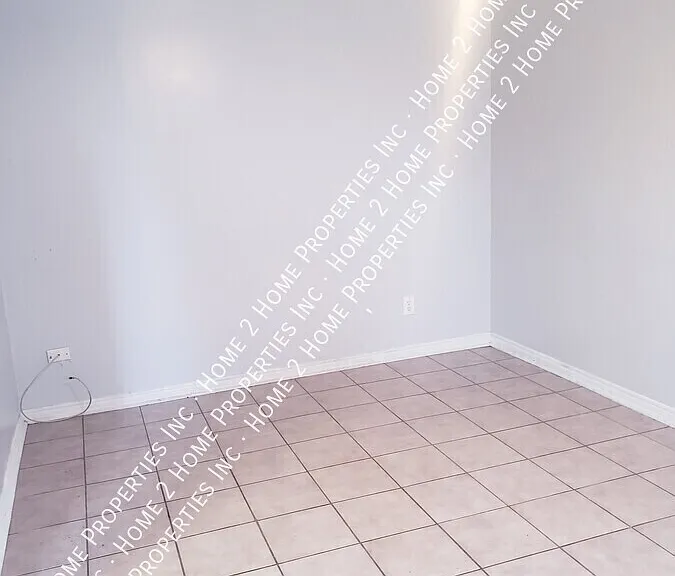 805 Giles Blvd E — Photo 5