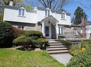 121 Vanderbilt Rd, Manhasset, NY 11030