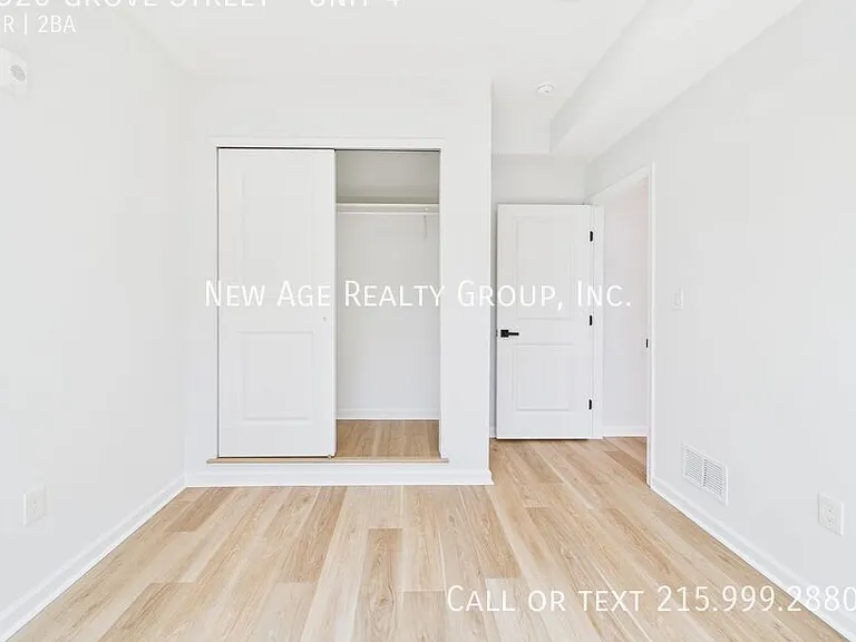 1326 Grove St #4 — Photo 11