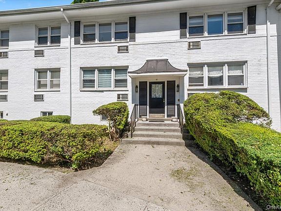 2nd image of 51 Avon Circle #D