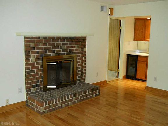 5th image of 4335 Hialeah Dr