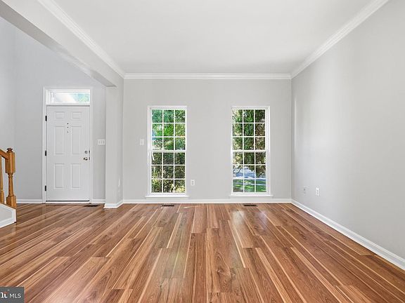 5th image of 3962 Triton St