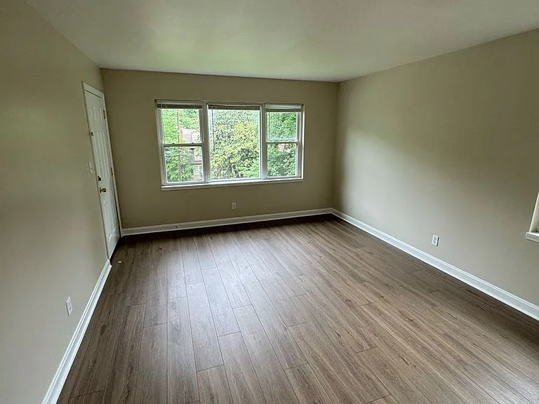 2711 Brownsboro Rd — Photo 10