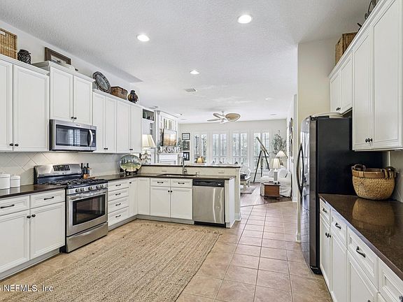 5th image of 1152 EAGLE POINT Drive
