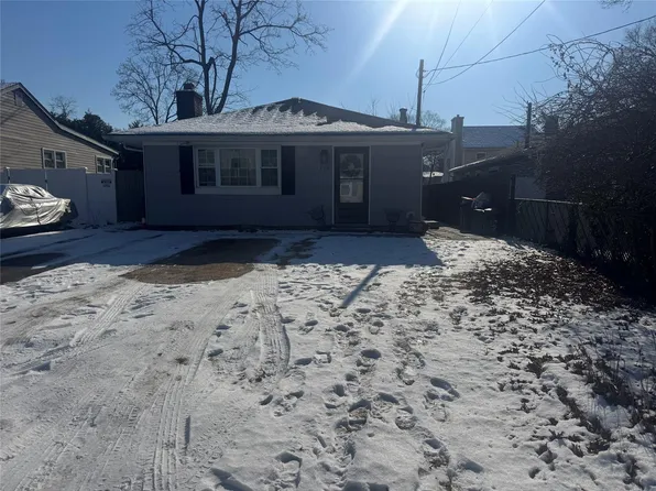 116 a Clinton ave, Mastic, NY 11950