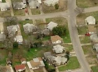 1209 Greenbrier Dr, River Oaks, TX 76114