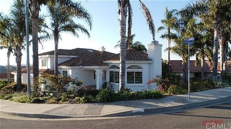 Beautiful Mediterranean-style home on large corner lot (La Gaviota and El Viento streets in Ventana 