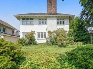 5 Warren Pl, Montclair, NJ 07042
