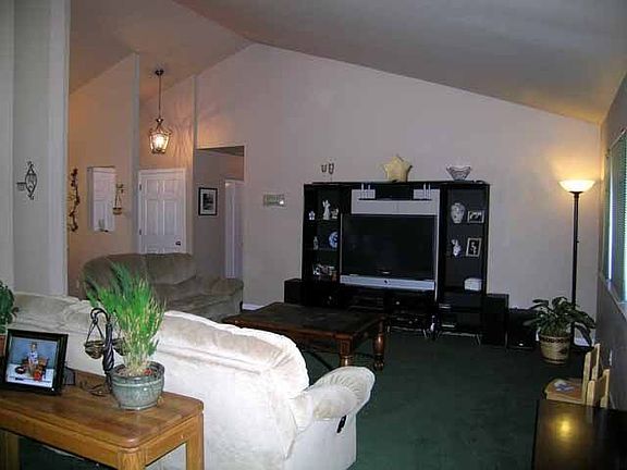 4th image of 1705 Lantana Dr