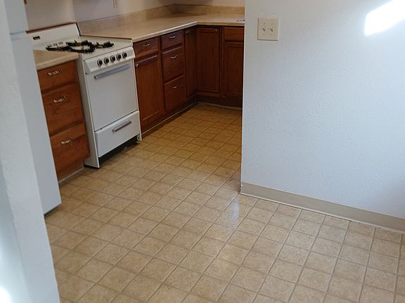 3rd image of 707 Kincaid Ave #1