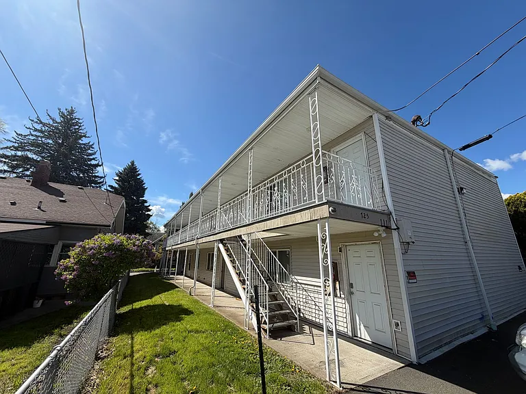725 E Indiana Ave — Photo 7