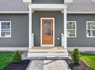 29 Forest Glenn Lane, Topsham, ME 04086