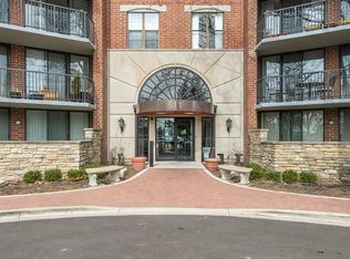 511 Aurora Ave UNIT 103, Naperville, IL 60540
