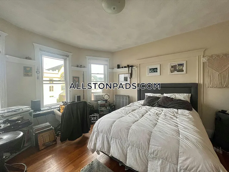 5 Harvard Ter #2 — Photo 8