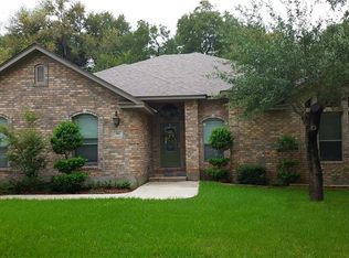 142 Twin Oak Rd, Seguin, TX 78155